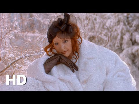 Видео: Алла Пугачёва - Осенние листья (Official HD Video)