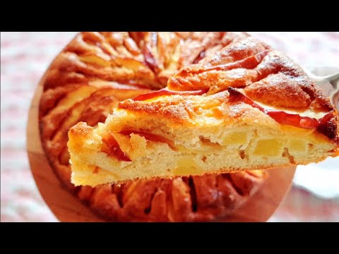 Видео: 3 яблока и 10 минут на этот вкуснейший яблочный пирог, который тает во рту