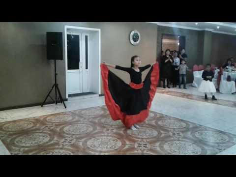 Видео: Я танцую испанский танец!)))