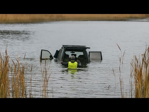 Видео: Игра со смертью. Спасти себя и тонущую машину.