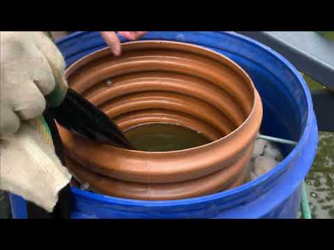 Видео: Простейший фильтр для пруда.Колготки 200 ДЭН снова в бою.