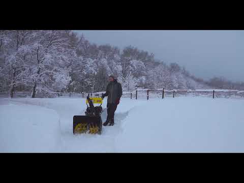 Видео: Снегоуборщик Huter 8000  Зима 2021 2022. Плюсы и минусы