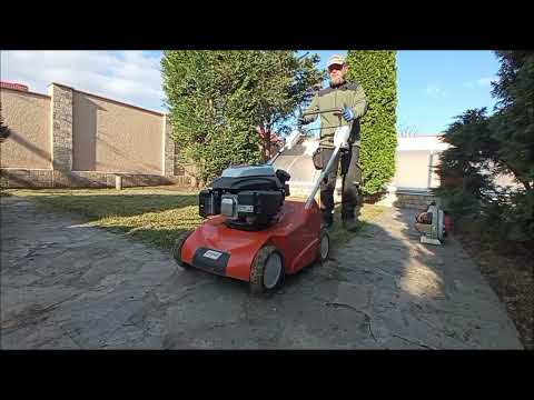 Видео: Скарификация газона весной, стартуем газон.