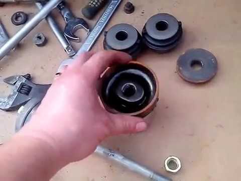 Видео: Замена сайлентблоков нижнего переднего рычага мерседес w210 Ч. 1
