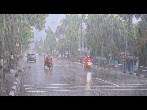 Видео: ВЕЛИКИЙ ШТОРМ ВОЗВРАЩАЕТСЯ В ИНДОНЕЗИЮ‼️