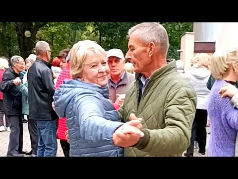 Видео: ЛЮБЛЮ ТЕБЯ... ТАНЦЫ 💃🕺💃🕺💃 ГОМЕЛЬ ♥️