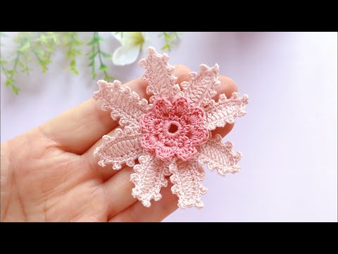 Видео: Розовые цветы, связанные крючком, для создания вашего девичьего сердца