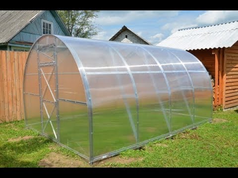 Видео: Сборка и установка теплицы 'Дачная Трёшка'