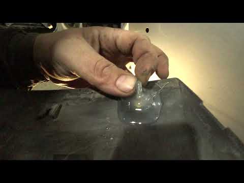 Видео: Kia Sorento ремонт креплений молдинга двери