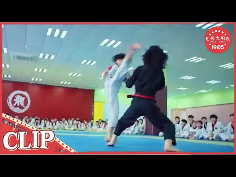 Видео: Эпическая битва кунг-фу мальчика Линь Цюаняна: возвращение Кровавого Кролика, чтобы спасти мир!