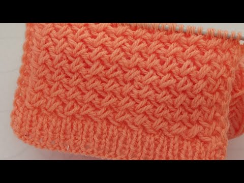 Видео: Универсальный и красивый плотный узор спицами.