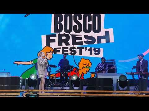 Видео: Монеточка x Витя Исаев x band - Ночной ларёк Live @ Bosco Fresh Fest 2019|6|29 Москва