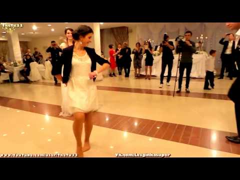 Видео: Супер Лезгинка на Свадьбе !!!..[Зажигательный танец девушки !!!]