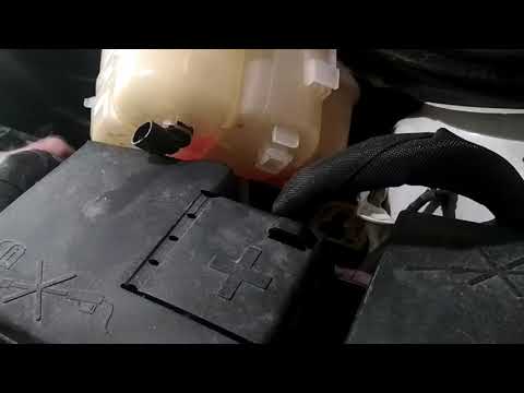 Видео: опель астра j замена расширительного, бачка одной левой