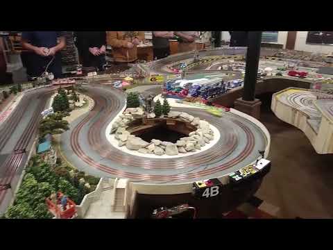 Видео: ГОНКИ на слот-машинах в честь Дня благодарения на Northline Raceway — ВЕДУЩЕЙ В МИРЕ ГОНКЕ ДЛЯ СЛ...