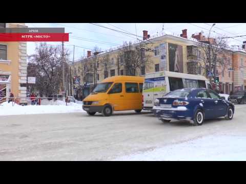 Видео: Хмельницкий. Перевозчики против новой сети транспортного движения