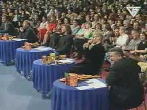 Видео: КВН НГУ 1997, 1/4, музыкалка.