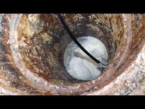 Видео: Промывка канализации гидродинамическим способом от отложений и нечистот давлением 150 бар