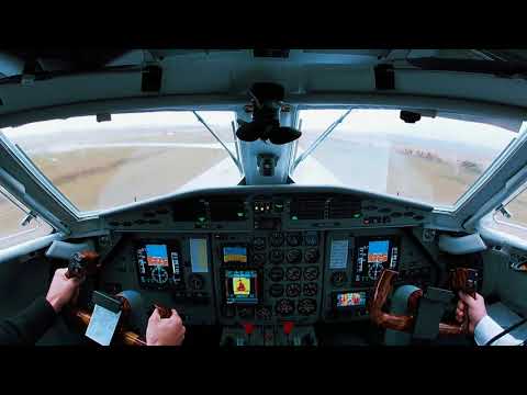 Видео: Crosswind landing in UIII Irkutsk Russia L-410 Л-410 Посадка в Иркутске в СМУ