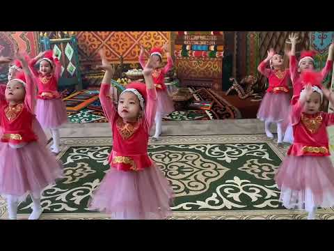 Видео: Казахский танец подготовительная группа.  ОЦСТ Детский сад-школа гимназия «Нур Алим»