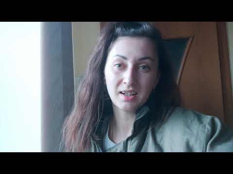 Видео: Дым в курятнике! Полная обработка и дезинфекция курятника/ Цыплята #легбар растут даю лекарство