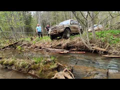 Видео: Околосток в лесу. Subaru, Pajero, Niva 3D.