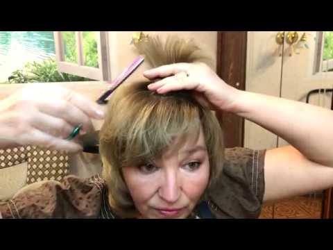 Видео: Лечебная стрижка секущихся кончиков .Легко !  How to trim his split ends .