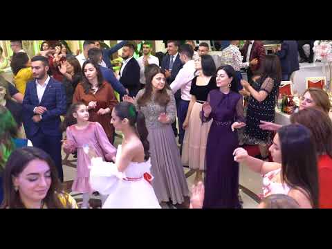 Видео: Vüqar & Nurlana❤️❤️❤️Ekaterinburqda çox gözəl Azərbaycan toyu  2021,Красивая Азербайджанская свадьба