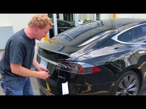 Видео: Как устранить шум (и ощущение) от удара ветра в Tesla и других хэтчбеках