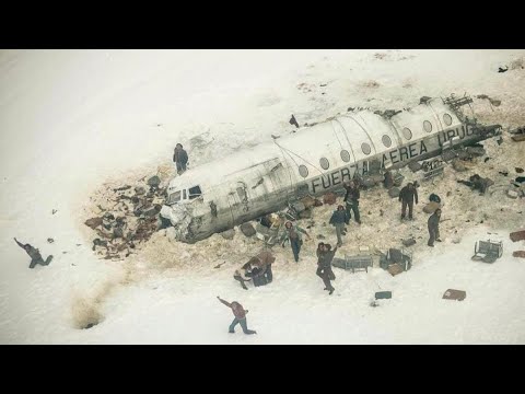 Видео: Тоо арасына кулаган учактан тирүү калгандар аман калыш үчүн каза болгондордун этин жей башташат...