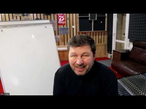 Видео: Использование звукоусилительной аппаратуры при работе с вокальным коллективом