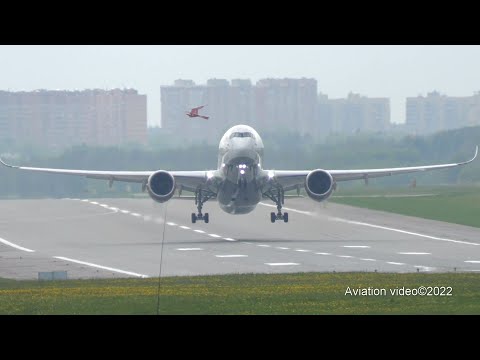 Видео: Один день из жизни аэропорта Шереметьево. Взлеты, посадки авиалайнеров и грузовых 01.06.2022