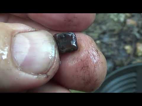 Видео: Мою золото на самородковом ручье#3