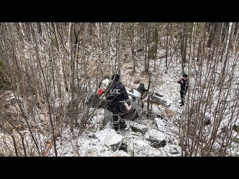 Видео: "Спектра" по огромным валунам кувыркнулась в лес