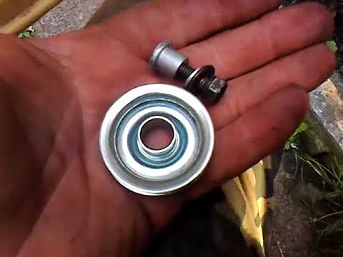 Видео: замена верхнева ролика ваз классика 2106   извините очень тихо