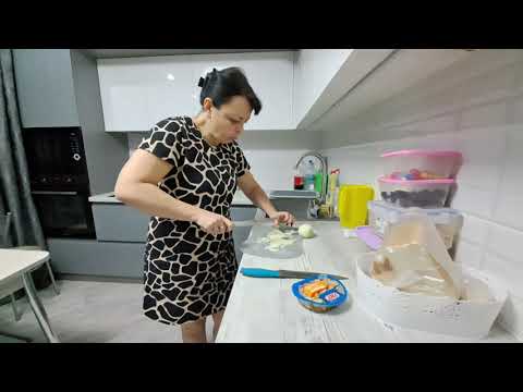 Видео: НЕ думала ЧТО НА СТОЛЬКО вкусно//готовлю УЖИН-любимый САЛАТ моей ПОДРУГИ
