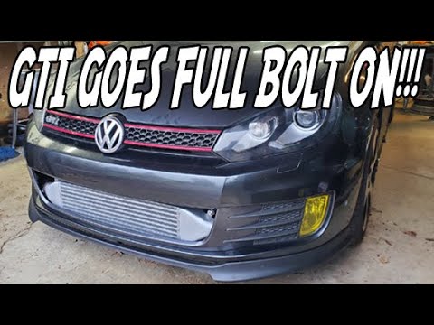 Видео: Установка кучи модов на мой MK6 GOLF GTI | FMIC Установка турбонагнетателя Удаление патрубков инт...