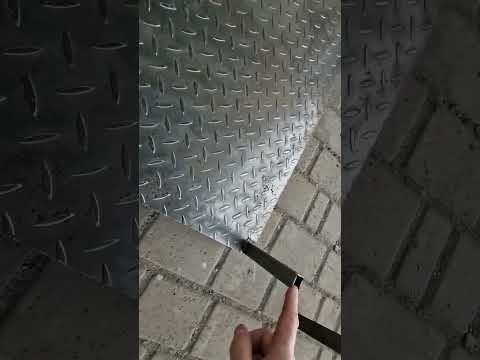 Видео: Збирання металевих сходів на 2 поверх