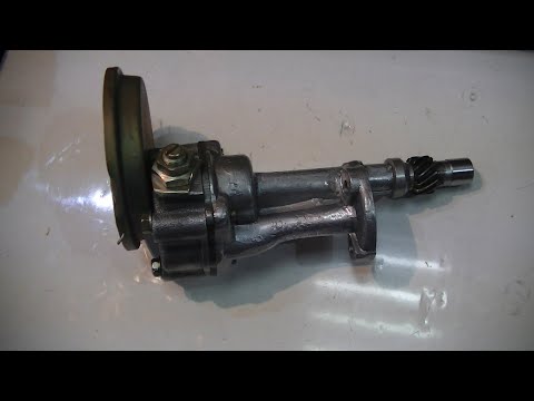 Видео: Москвич 408 1967 года, 10 серия. Реставрация масляного насоса и регулировка,