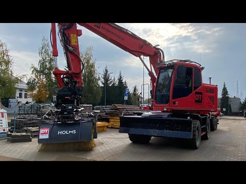 Видео: Продолжение рытья траншей | Volvo EWR170E с головкой Oilquick и прицепом PK1 от RCM