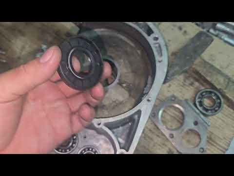 Видео: ИЖ К16 П5, Особенности сборки двигателя Иж Планета, часть 1.