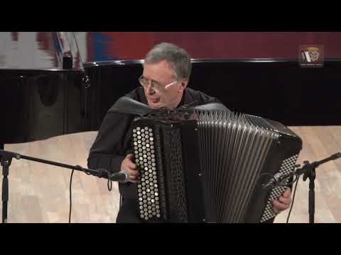 Видео: Виктор Романько - Во поле берёза стояла и Московские окна, импровизация на темы песен/ Improvisation