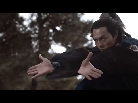 Видео: «18 ладоней, покоряющих драконов» были высмеяны, Цяо Фэн бросился уничтожать злодея.