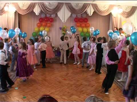 Видео: 16. "Плывут по небу облака" (Алла Евтодьева, г.Калуга)