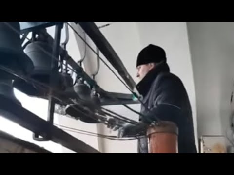 Видео: Игумен Антоний (Зинин), колокольный звон в Троице-Сергиевой лавре. Trinity-Sergius Lavra