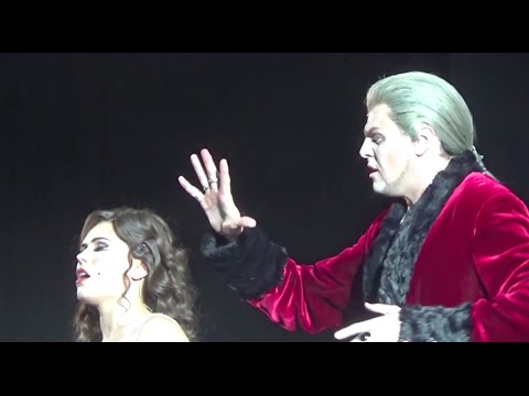 Видео: Мастер и Маргарита || Иван Ожогин, Вера Свешникова - Глобус (26.07.2015)