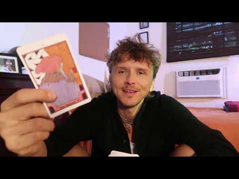 Видео: ОНИ СПЛЕТНЯЮТ О ТОМ, КАКОЙ ТЫ ИДЕАЛЬНЫЙ!!