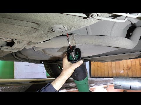 Видео: Меняем приколхоженый ввареный глушитель на штатный VOLKSWAGEN Polo