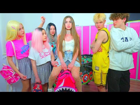 Видео: ДАЯНА И ГАДЖЕТО й се завръщат 🤩 Защо приятелките не разпознават мажоретката?