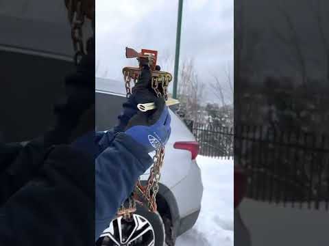 Видео: Kichkina mashinaga zanjir taqish.       Кичкина машинага занжир тақиш.